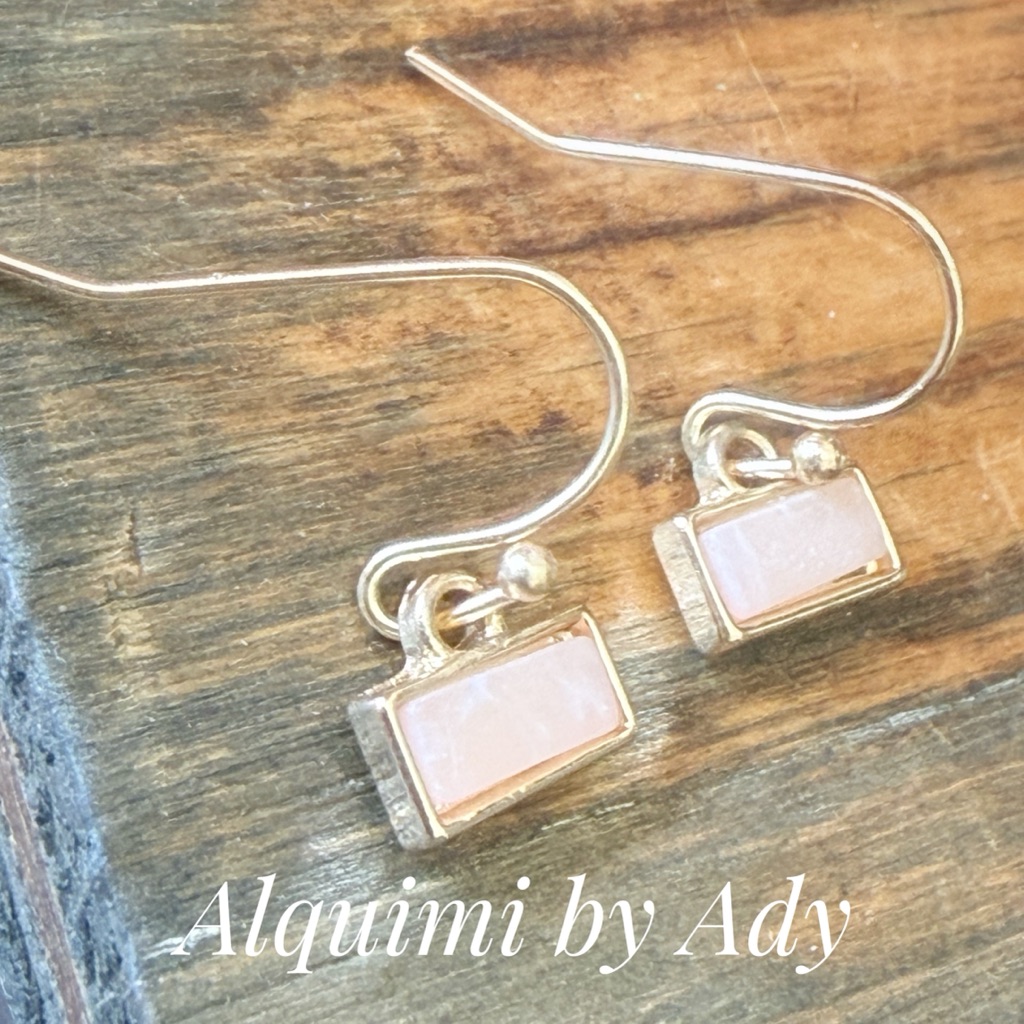 Simple Flower Agate Gold Tiny Dangle Earrings 36$
